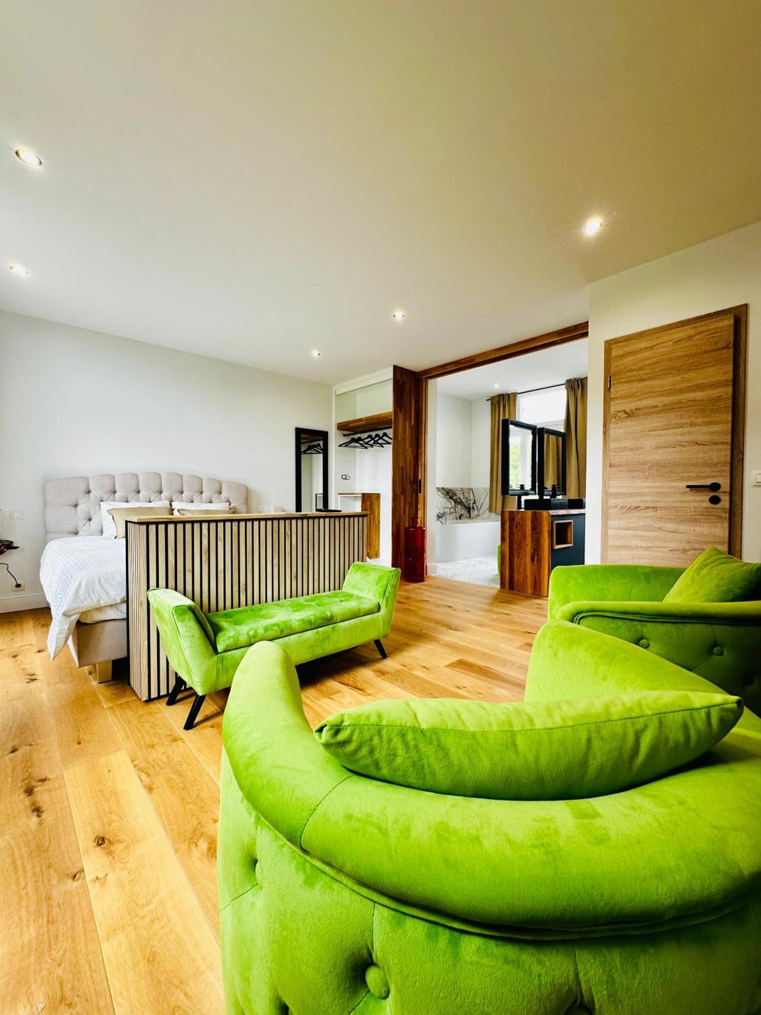 Suite De Luxe Au Chateau 105 Tinlot ภายนอก รูปภาพ